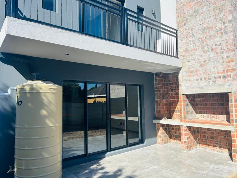 3 Bedroom Property for Sale in De Zoete Inval Western Cape